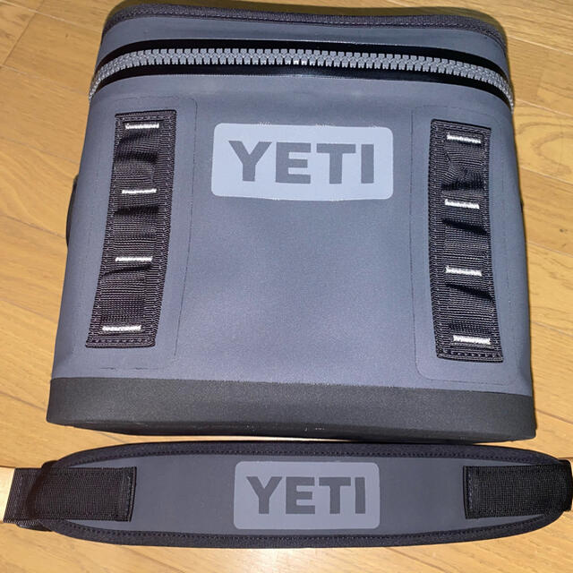 YETI Hopper Flip 12 チャコール