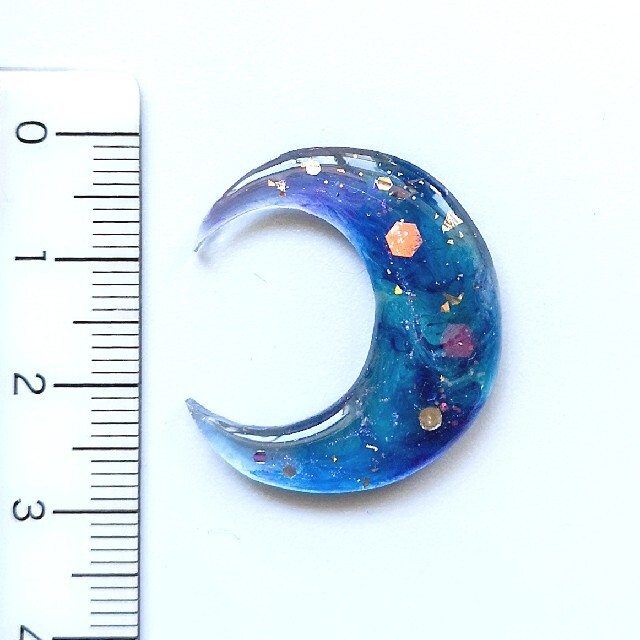 1点もの*ブルーの月のヘアゴム/ブローチ ハンドメイドのアクセサリー(ヘアアクセサリー)の商品写真