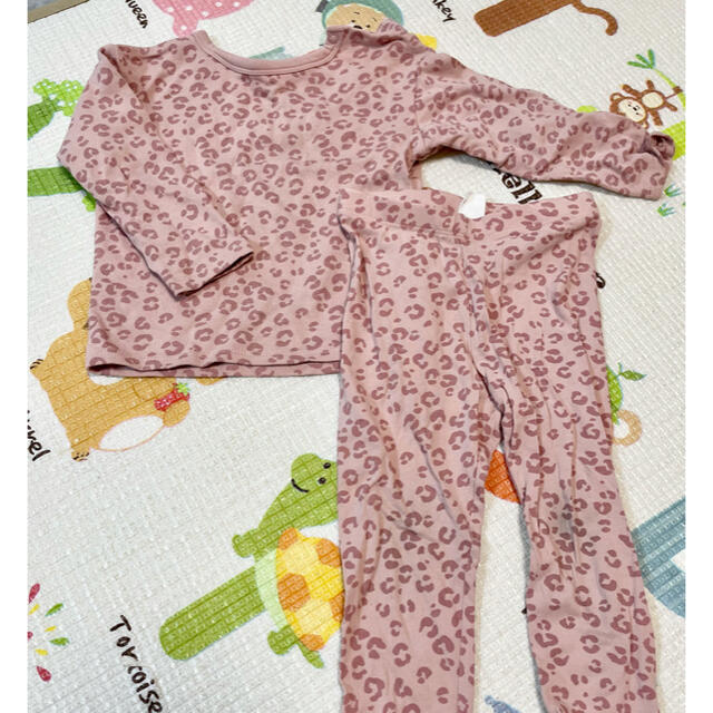 H&M(エイチアンドエム)のH&M ピンク ヒョウ柄 上下セット 90 キッズ/ベビー/マタニティのキッズ服女の子用(90cm~)(ワンピース)の商品写真