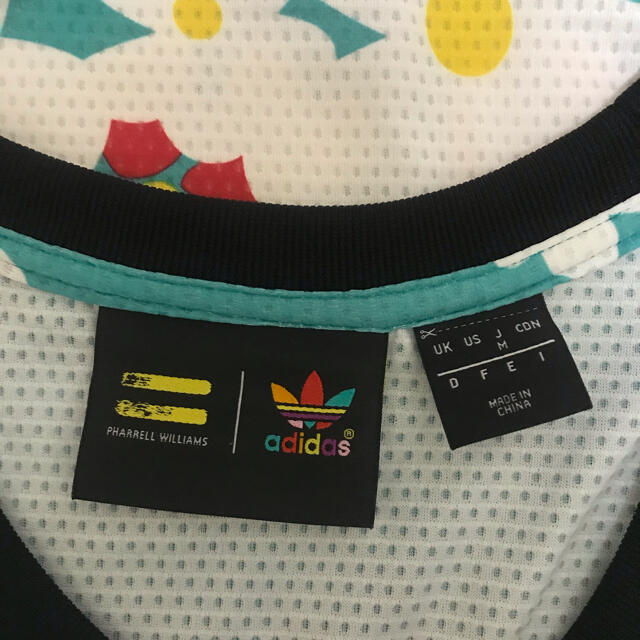 adidas(アディダス)のadidas × PHARRELL WILLIAMS タンクトップ メンズのトップス(Tシャツ/カットソー(半袖/袖なし))の商品写真