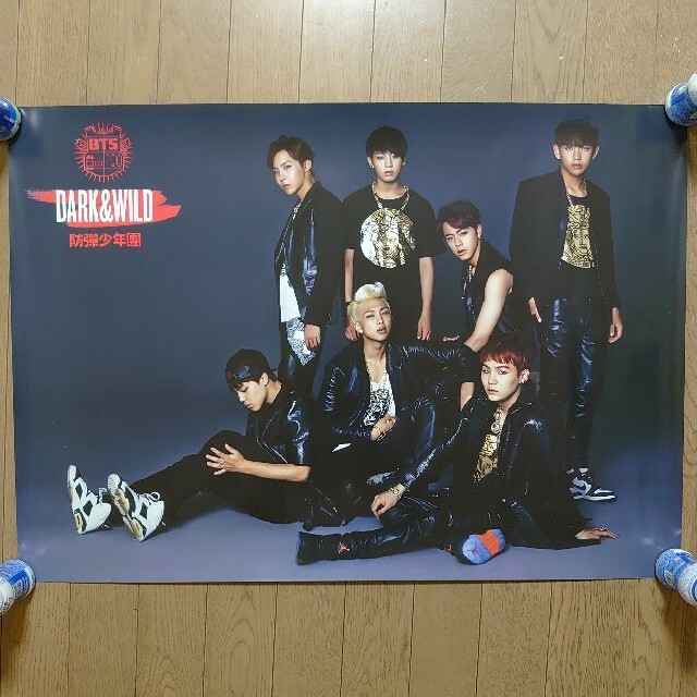 防弾少年団(BTS)(ボウダンショウネンダン)のBTS DARK & WILD サイン会限定ポスター エンタメ/ホビーのタレントグッズ(アイドルグッズ)の商品写真