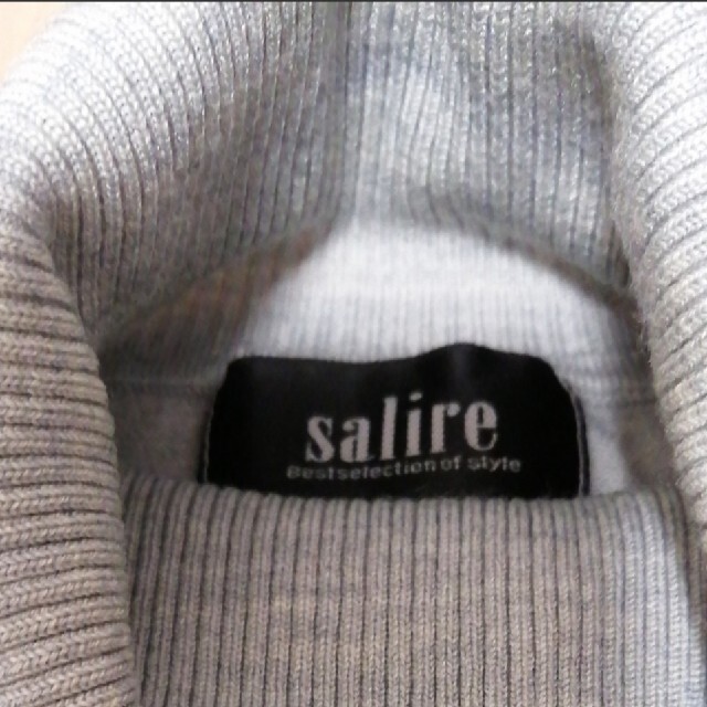salire(サリア)のsalire タートルネックニット　Mサイズ レディースのトップス(ニット/セーター)の商品写真