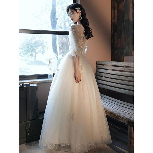 ウエディングドレス パフスリーブ Vネック スレンダー 花嫁 披露宴