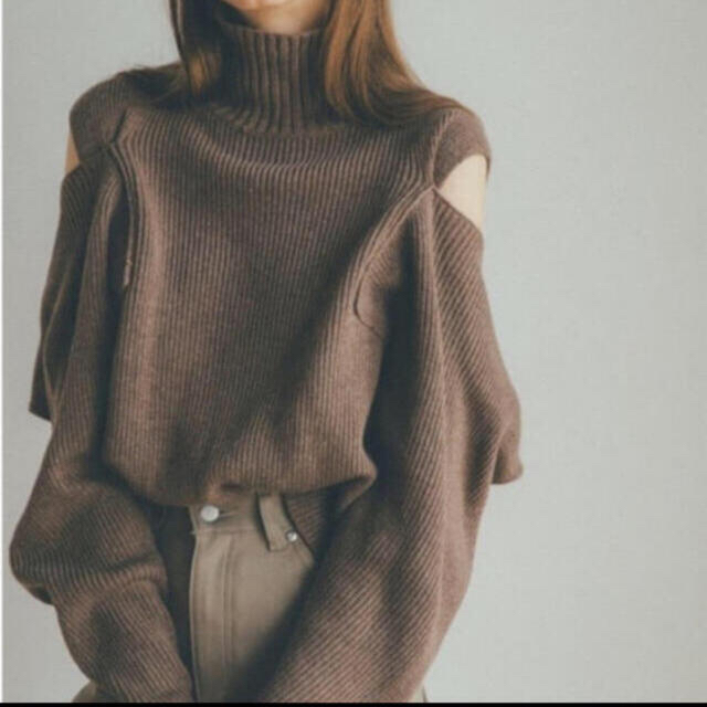 CLANE(クラネ)の最終値下げ　CLANE 2WAY OFF SHOULDER KNIT TOPS レディースのトップス(ニット/セーター)の商品写真