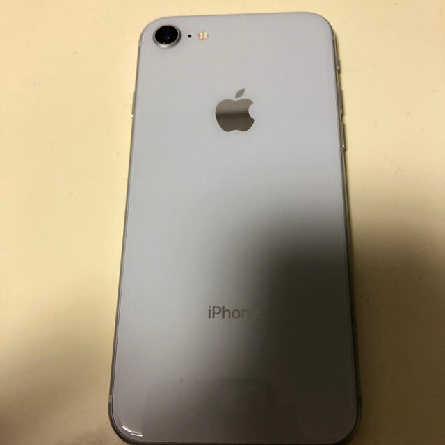 【値下げ】iPhone8 シルバー 64GB ジャンク auスマートフォン/携帯電話