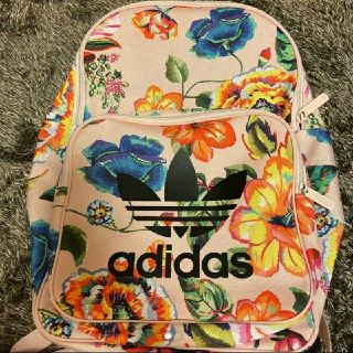 アディダス(adidas)のアディダス　花柄リュック(リュック/バックパック)