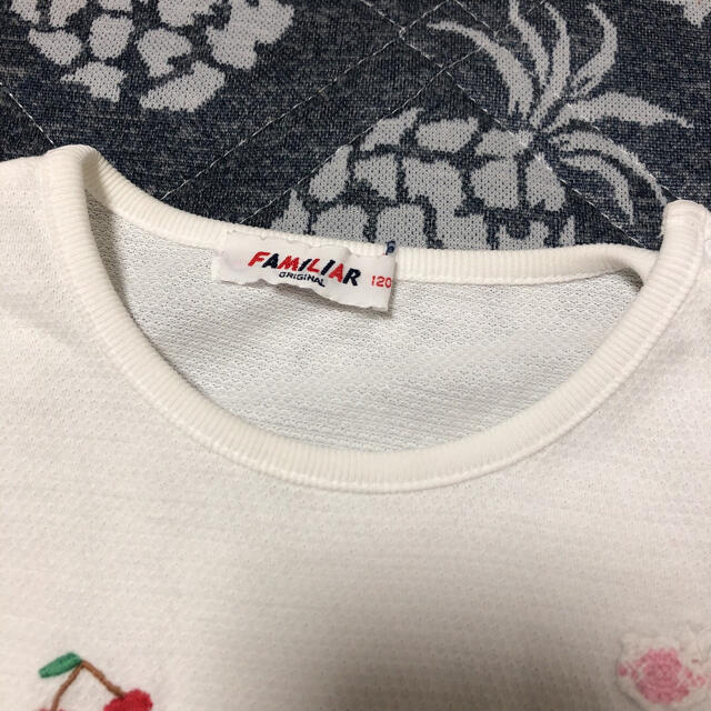 familiar(ファミリア)のファミリア  Ｔシャツ　120サイズ　ホワイト キッズ/ベビー/マタニティのキッズ服女の子用(90cm~)(Tシャツ/カットソー)の商品写真