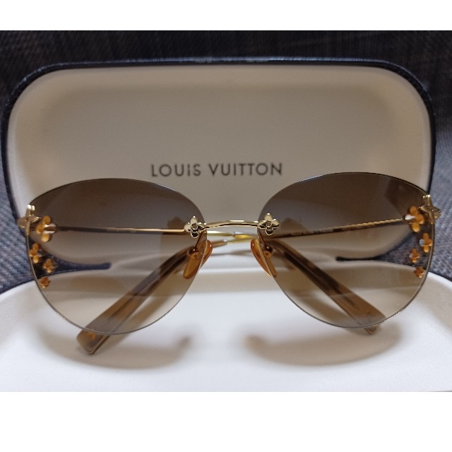 LOUIS VUITTON(ルイヴィトン)のルイヴィトンLOUIS VUITTONサングラスデスマヨキャットアイ レディースのファッション小物(サングラス/メガネ)の商品写真