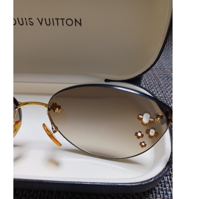 LOUIS VUITTON(ルイヴィトン)のルイヴィトンLOUIS VUITTONサングラスデスマヨキャットアイ レディースのファッション小物(サングラス/メガネ)の商品写真