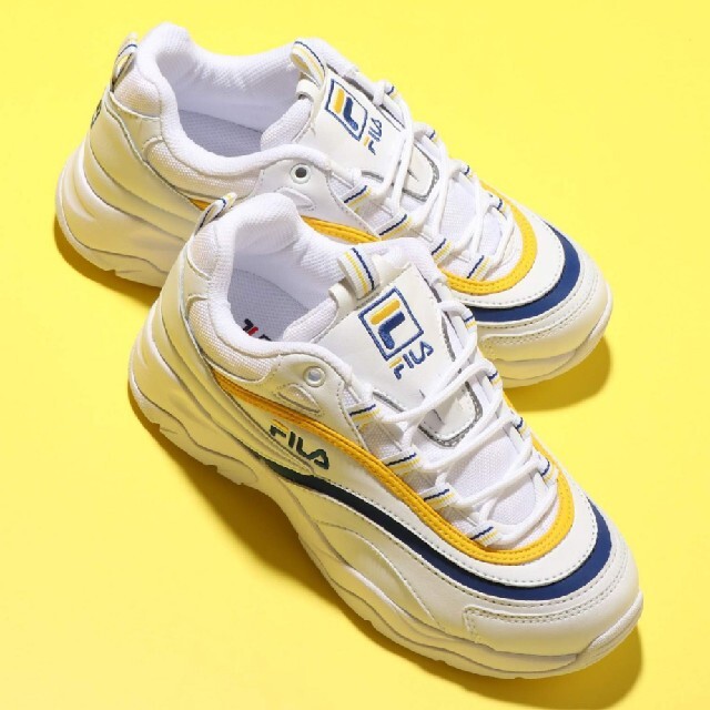 FILA(フィラ)の最終値下げFILA RAY (WHITE/BLUE)【SP】ダッドスニーカー レディースの靴/シューズ(スニーカー)の商品写真