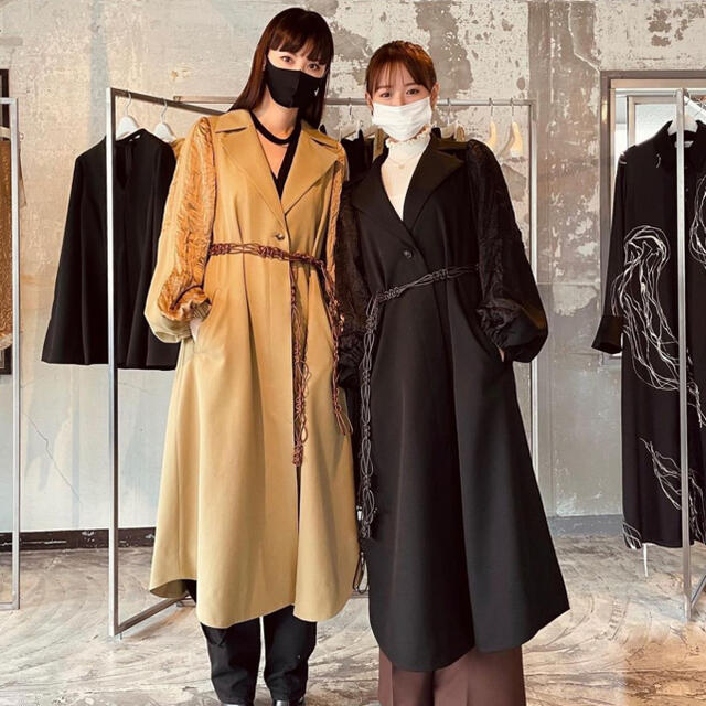 トーガプルラ 黒 シースルー ロング シアーコート-
