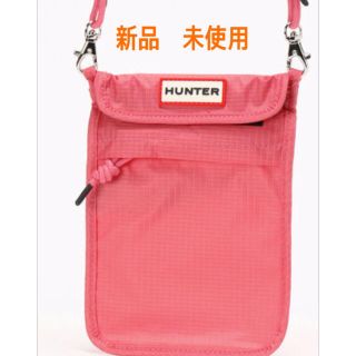 ハンター(HUNTER)のハンター　パッカブルフォンポーチ　新品未使用　ピンク(ショルダーバッグ)