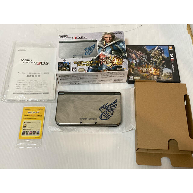 新品未使用　ニンテンドー3DS LL モンスターハンター4G スペシャルパックシルバー系パッケージ種類