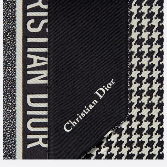 Christian Dior(クリスチャンディオール)の30 MONTAIGNE ミッツァ スカーフ　千鳥格子柄　菜々緒新品シルクツイル レディースのファッション小物(バンダナ/スカーフ)の商品写真