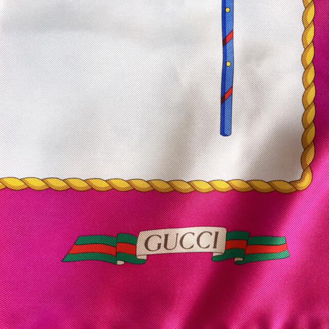 Gucci(グッチ)のGUCCI  スカーフ　ピンク レディースのファッション小物(バンダナ/スカーフ)の商品写真