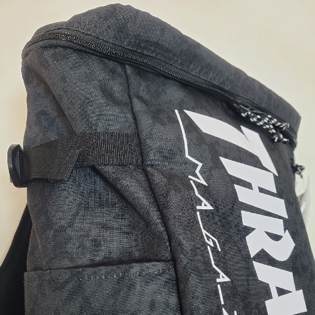 THRASHER(スラッシャー)のTHRASHER スラッシャー パイソンホワイト リュック 25L メンズのバッグ(バッグパック/リュック)の商品写真