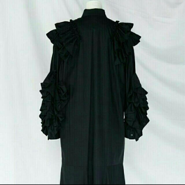 ENFOLD(エンフォルド)のエンフォルドENFOLD 新品2021ラッフルトリムシャツドレス黒 レディースのワンピース(ロングワンピース/マキシワンピース)の商品写真