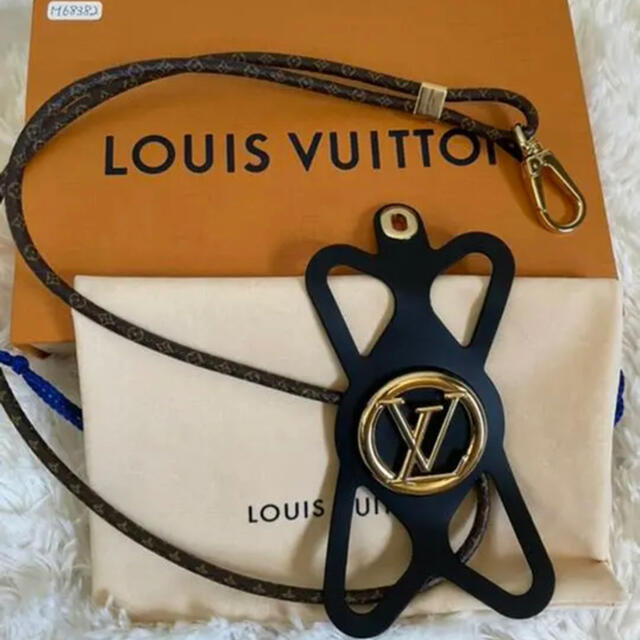 LOUIS VUITTON(ルイヴィトン)の【完売品】ルイヴィトン スマホケースフォンフォルダールイーズ スマホ/家電/カメラのスマホアクセサリー(iPhoneケース)の商品写真