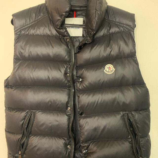 MONCLER(モンクレール)のMONCLER モンクレール ダウンベスト メンズのジャケット/アウター(ダウンジャケット)の商品写真