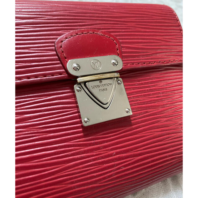 LOUIS VUITTON(ルイヴィトン)のルイヴィトン・エピ♡二つ折り財布 レディースのファッション小物(財布)の商品写真
