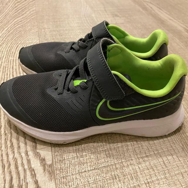 NIKE(ナイキ)のNikeナイキ ジュニアシューズ スターランナー2  19.5cm キッズ/ベビー/マタニティのキッズ靴/シューズ(15cm~)(スニーカー)の商品写真