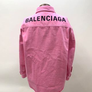 バレンシアガ(Balenciaga)の【BALENCIGA】2020SS ビンテージピンク ライトデニム ロゴ シャツ(シャツ)