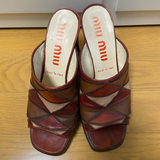 miumiu(ミュウミュウ)のmiumiu サンダル レディースの靴/シューズ(サンダル)の商品写真