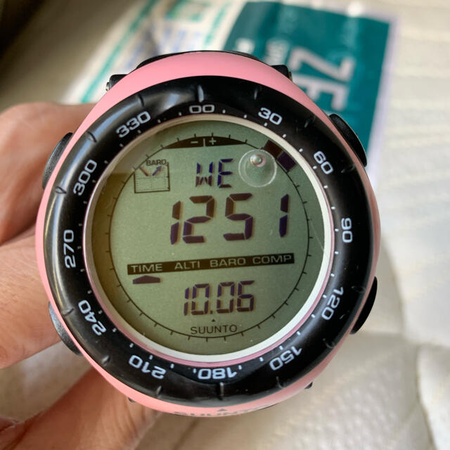 SuuntoスントVectorベクター Pink(日本限定1000本) - nayaabhaandi.com