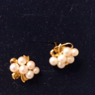 ミキモト(MIKIMOTO)のcolor7rife様ミキモト　日本産アコヤパールイヤリング　18K GOLD(イヤリング)