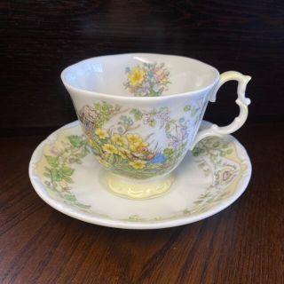 ロイヤルドルトン(Royal Doulton)のぴり様　専用　ロイヤルドルトン    カップソーサー２客　美品(グラス/カップ)