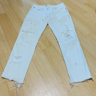 リーバイス(Levi's)のレディース　デニム　ズボン　白(デニム/ジーンズ)