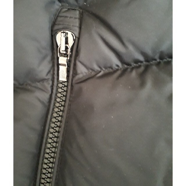 MONCLER(モンクレール)の最新　MONCLER　キッズ　黒　14A　abelle foxファー　新品タグ付 レディースのジャケット/アウター(ダウンコート)の商品写真