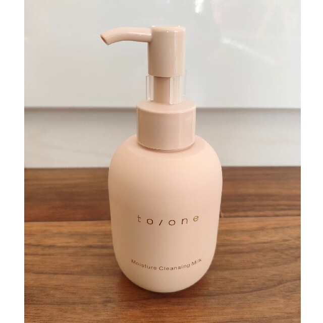 Cosme Kitchen(コスメキッチン)のトーン モイスチャークレンジングミルク 150ml コスメ/美容のスキンケア/基礎化粧品(クレンジング/メイク落とし)の商品写真