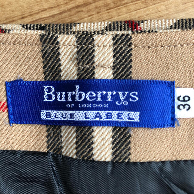 BURBERRY BLUE LABEL(バーバリーブルーレーベル)のバーバリーブルーレーベル　ミニスカート　36号　Burberrys  キャメル レディースのスカート(ミニスカート)の商品写真