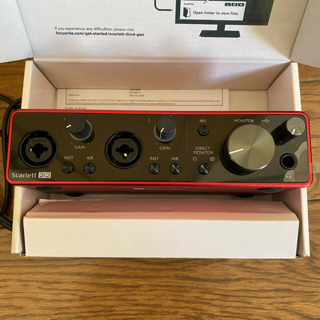 2i2　Focusrite　オーディオインターフェイス　Scarlett　オーディオインターフェイス