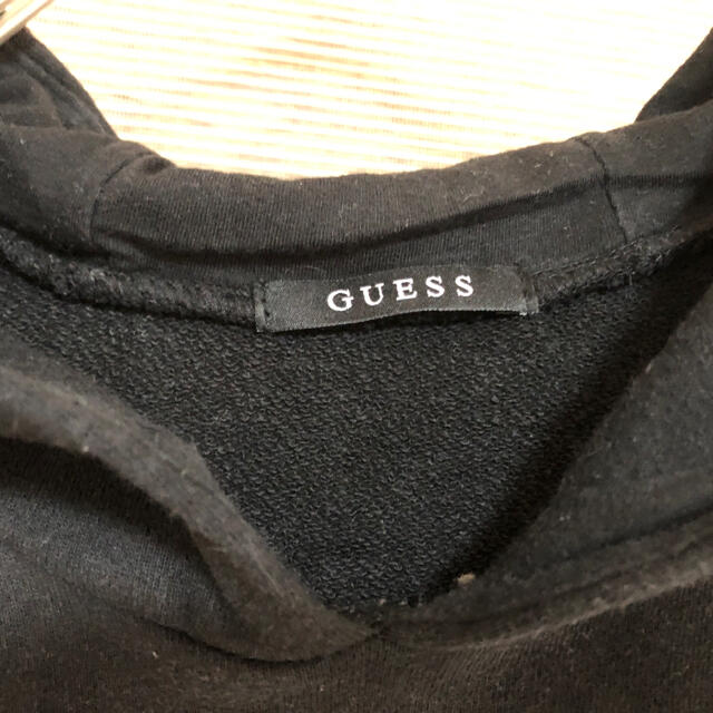 GUESS(ゲス)の【ゲス】プルオーバーパーカー　裏毛　デカロゴ　GUESS　刺繍ロゴK メンズのトップス(パーカー)の商品写真