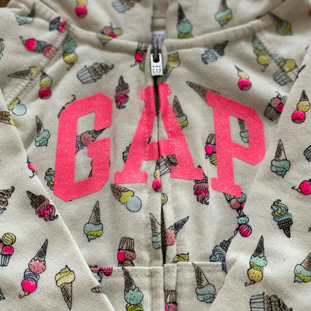 babyGAP(ベビーギャップ)のbabyGAP アイス柄パーカー 12-18month キッズ/ベビー/マタニティのベビー服(~85cm)(カーディガン/ボレロ)の商品写真