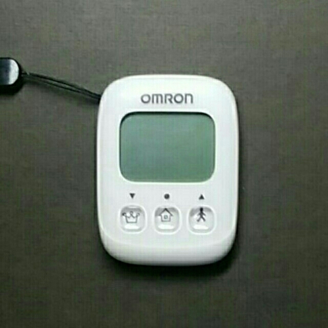 OMRON(オムロン)の新電池付き オムロン 歩数計 スポーツ/アウトドアのトレーニング/エクササイズ(ウォーキング)の商品写真