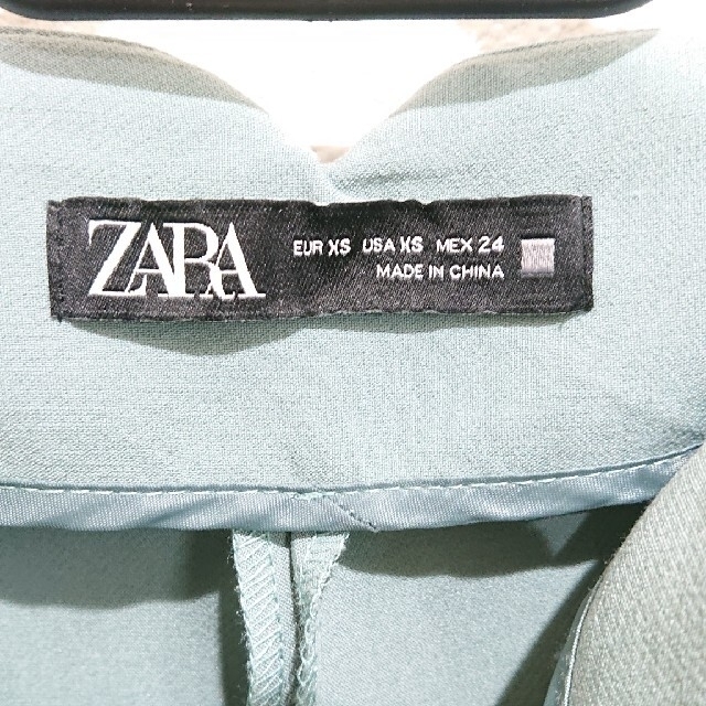 ZARA(ザラ)のZARA ザラ ハイウエストパンツ XS レディースのパンツ(クロップドパンツ)の商品写真