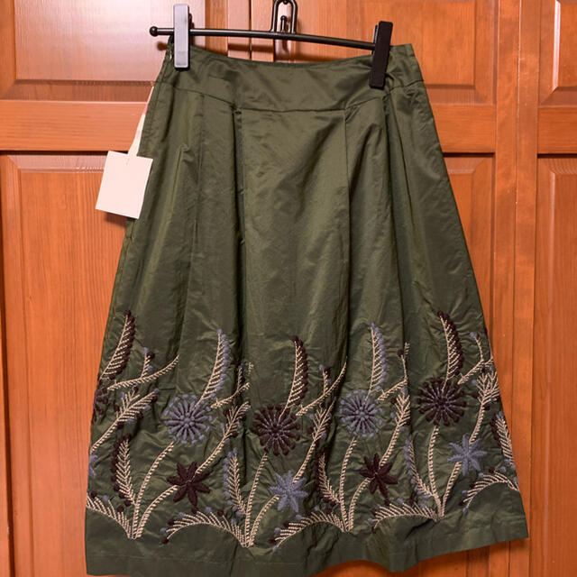 SCAPA by やすぴょん's shop｜スキャパならラクマ - SCAPAの刺繍スカートの通販 定番超特価