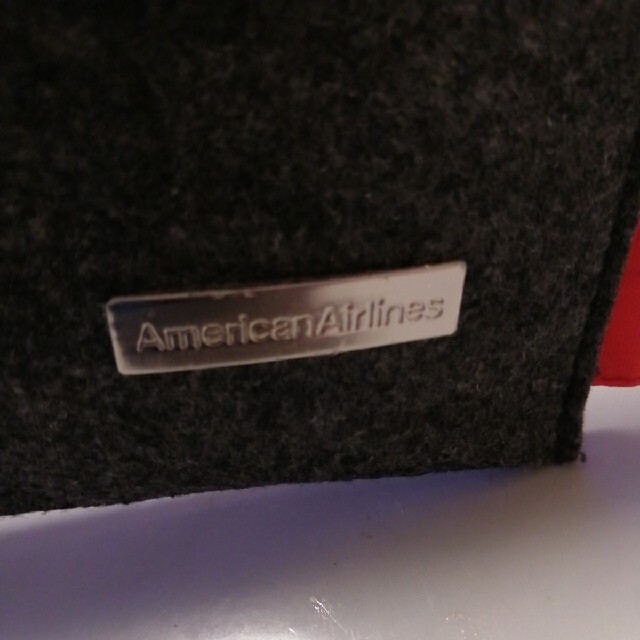 AmericanAirlines アメリカン航空 アメリカンエアライン　ポーチ エンタメ/ホビーのコレクション(ノベルティグッズ)の商品写真