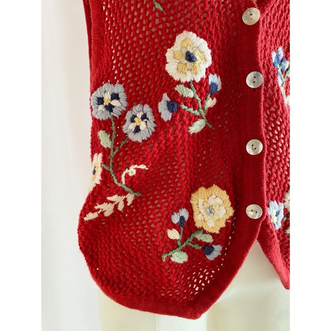 古着 ビンテージ 70s 鍵編み メッシュ ニット ベスト 花柄 模様 古着 ビンテージ 70s 鍵編み メッシュ ニット ベスト 花柄 模様