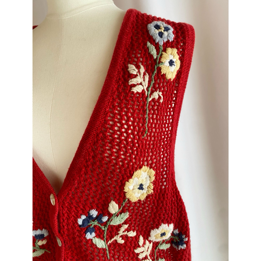 古着 ビンテージ 70s 鍵編み メッシュ ニット ベスト 花柄 模様 古着 ビンテージ 70s 鍵編み メッシュ ニット ベスト 花柄 模様
