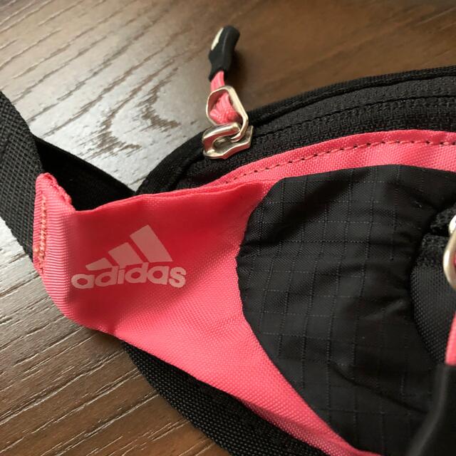 adidas(アディダス)のお値下げ！！☆ａｄｉｄａｓ  ランニングウエストポーチ  ボディバッグ☆ レディースのバッグ(ボディバッグ/ウエストポーチ)の商品写真