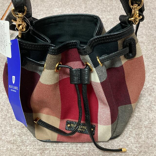 BURBERRY BLUE LABEL(バーバリーブルーレーベル)のブルーレーベルクレストブリッジショルダー巾着 レディースのバッグ(ショルダーバッグ)の商品写真