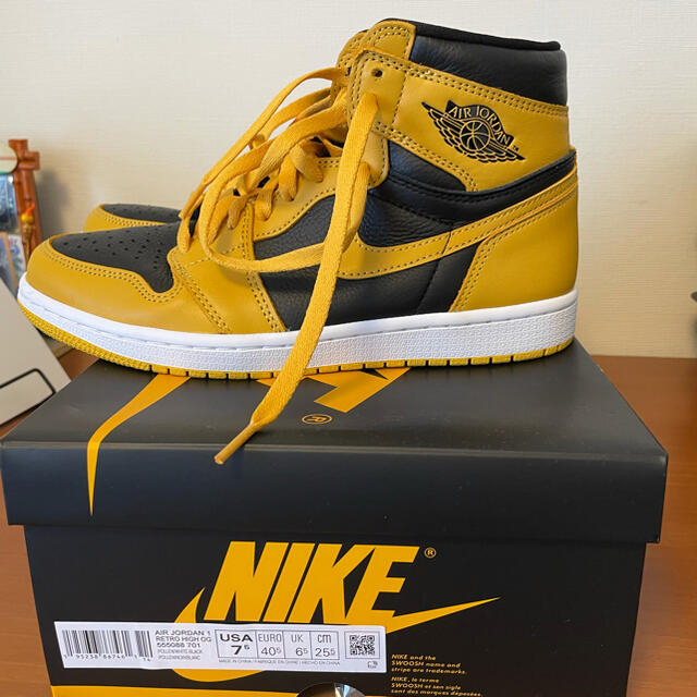 NIKE(ナイキ)のNIKE AIR JORDAN 1 RETRO HIGH OG POLLEN メンズの靴/シューズ(スニーカー)の商品写真