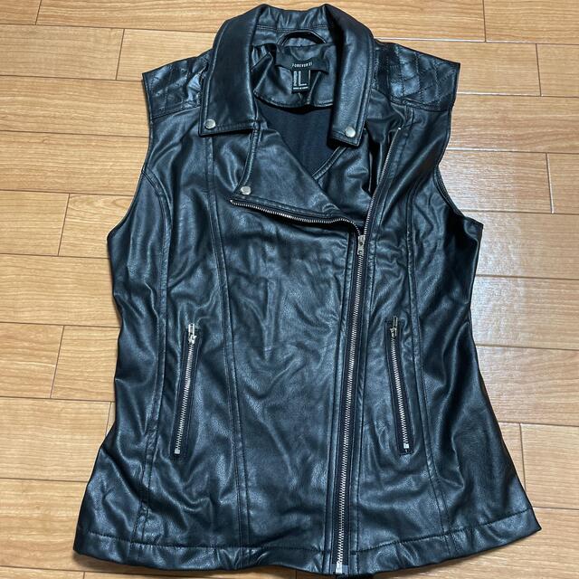 FOREVER 21 - FOREVER21 フェイクレザーベストの通販 by K's shop ...