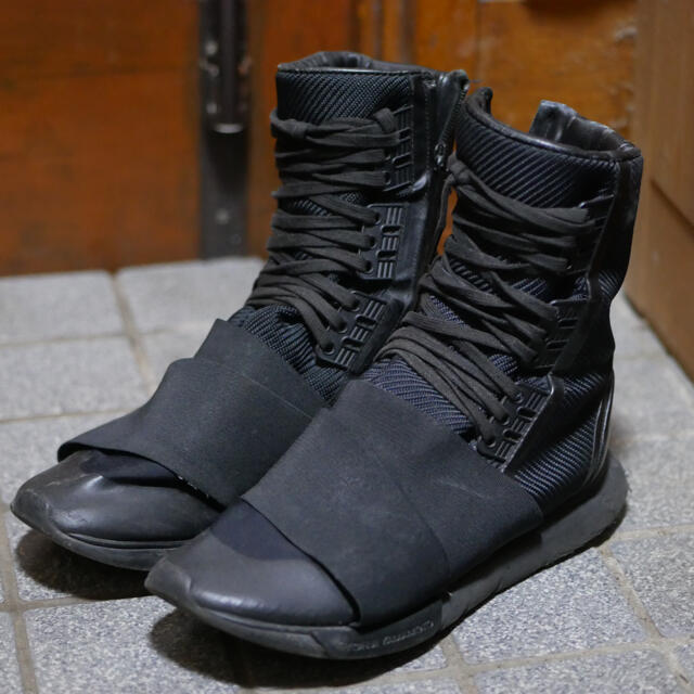 Y-3(ワイスリー)のY-3 qasaboots メンズの靴/シューズ(スニーカー)の商品写真