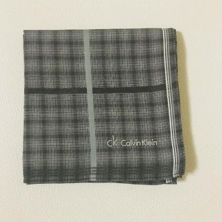 カルバンクライン(Calvin Klein)のCalvin Klein カルバンクライン　ダークグレー　チェック柄　ハンカチ(ハンカチ/ポケットチーフ)