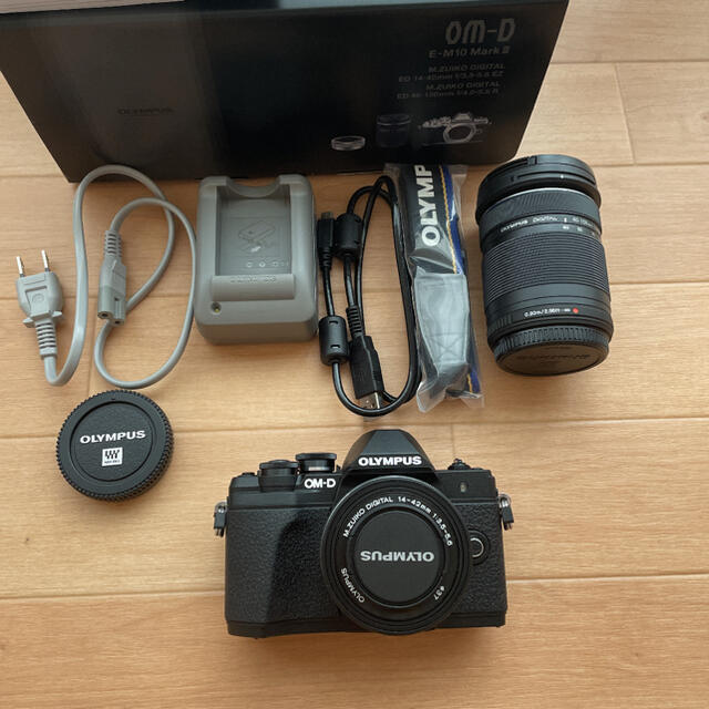 ミラーレス一眼 OM-D E-M10 Ⅲ ボディー ブラック ガイドブック付